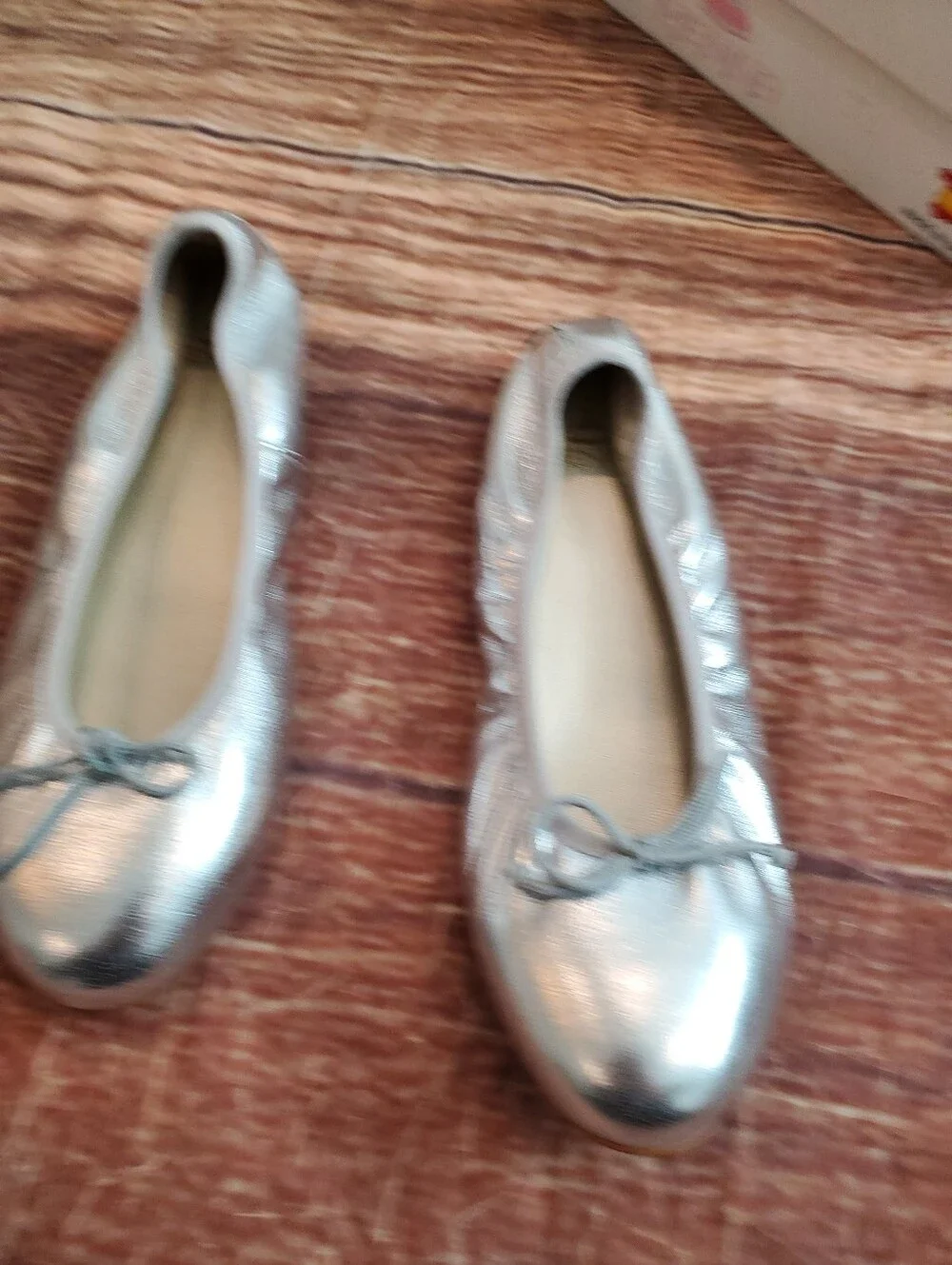 Menina Step Silver Metallic Leather Ballet Flats sz 38 NIB
